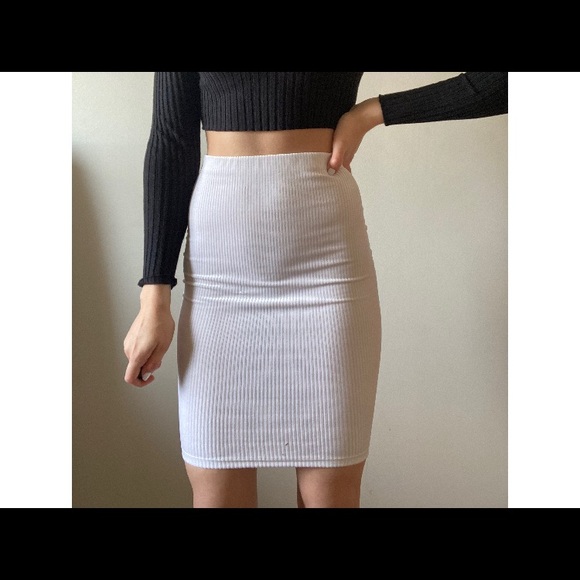 SUPER SOFT WHITE PENCIL SKIRT - Picture 2 of 6
